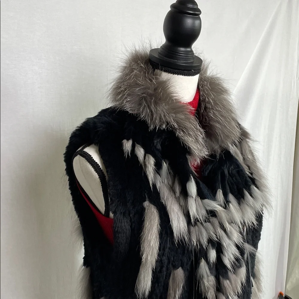 Real genuine knit Fur Trimmed Vest - Picture 5 of 17